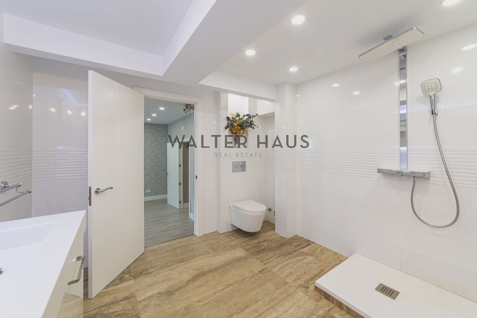 5 bedroom Apartment for sale in Madrid city - € 1,230,000 (Ref: 9848370)
