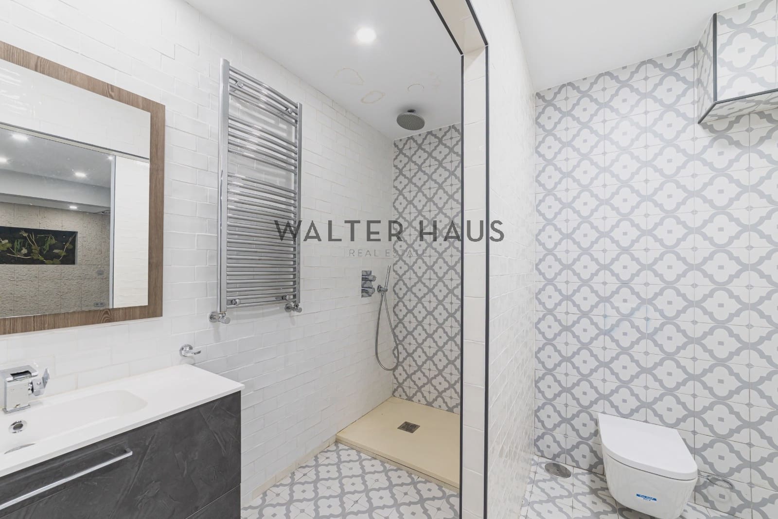 5 bedroom Apartment for sale in Madrid city - € 1,230,000 (Ref: 9848370)
