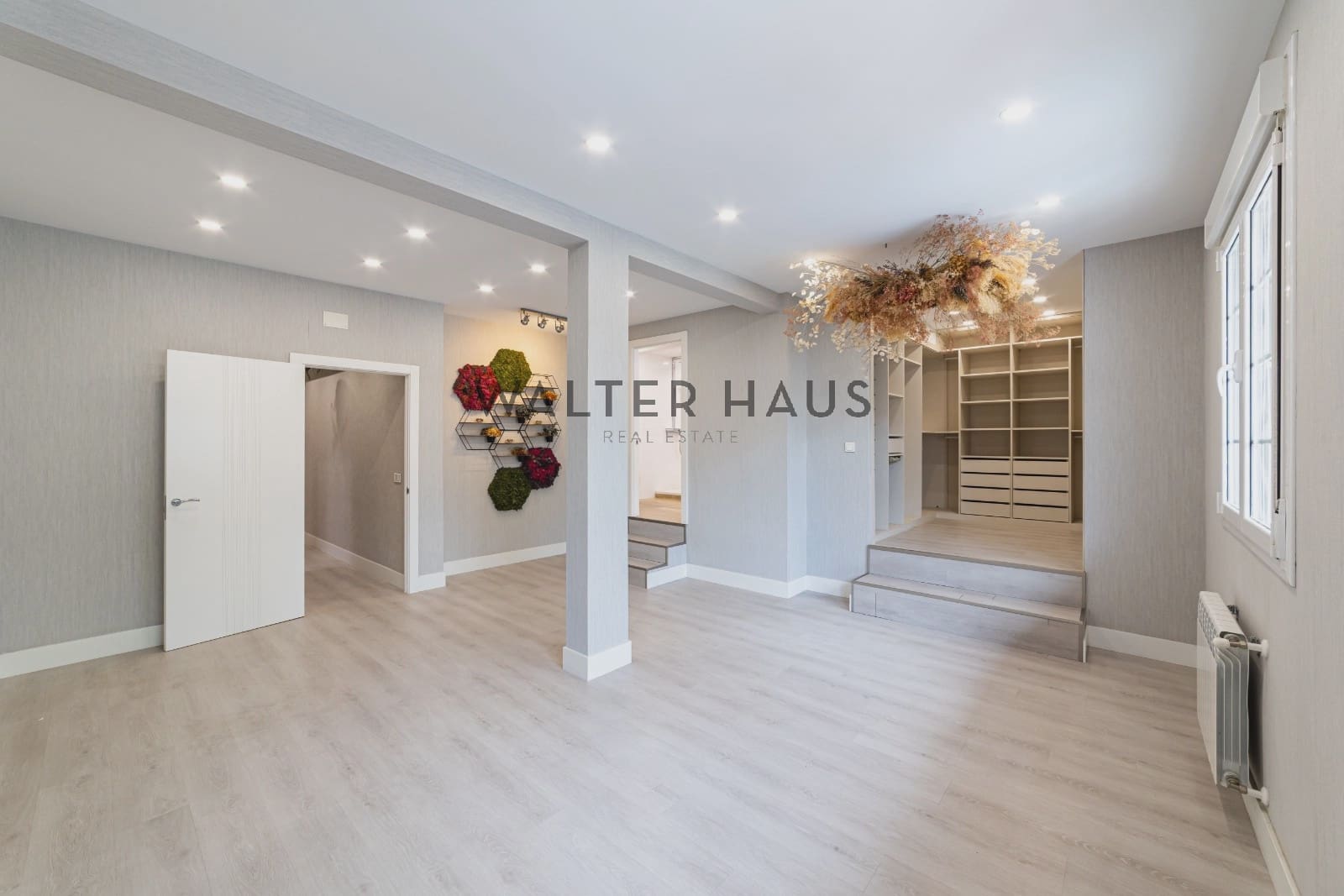 5 bedroom Apartment for sale in Madrid city - € 1,230,000 (Ref: 9848370)