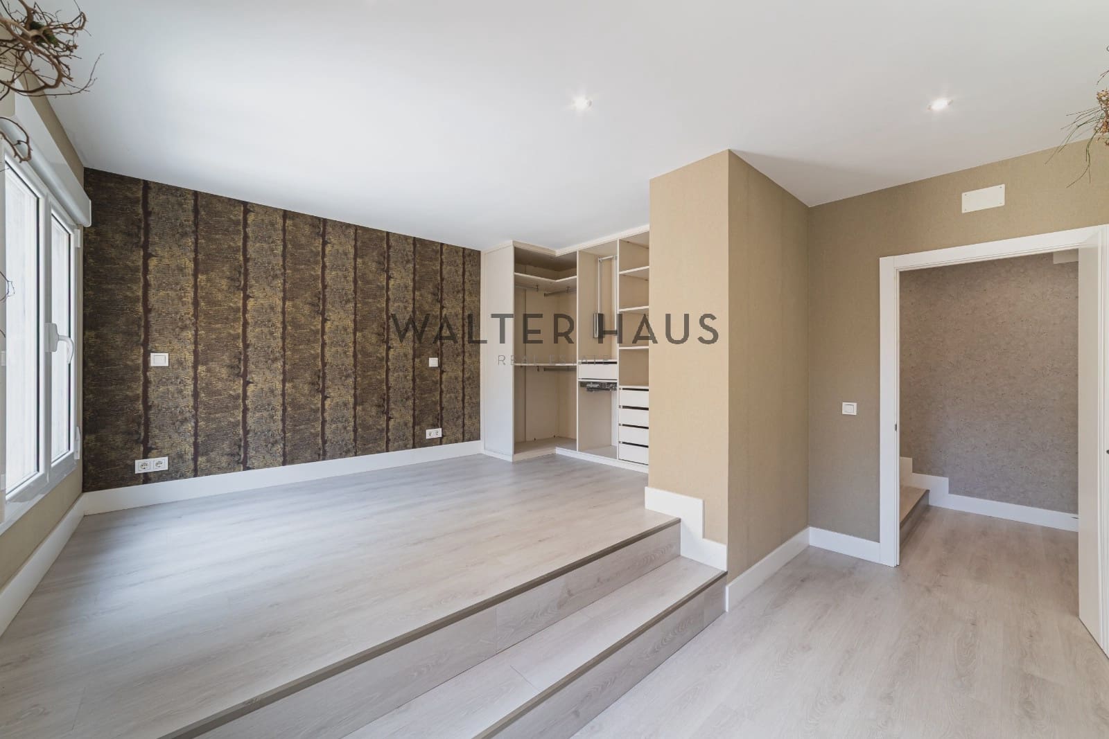 5 bedroom Apartment for sale in Madrid city - € 1,230,000 (Ref: 9848370)
