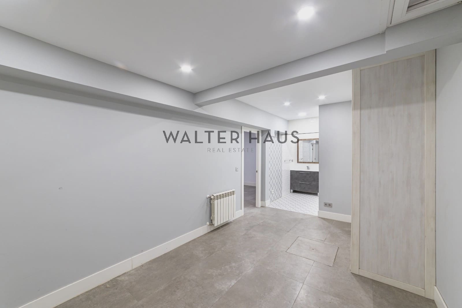 5 bedroom Apartment for sale in Madrid city - € 1,230,000 (Ref: 9848370)