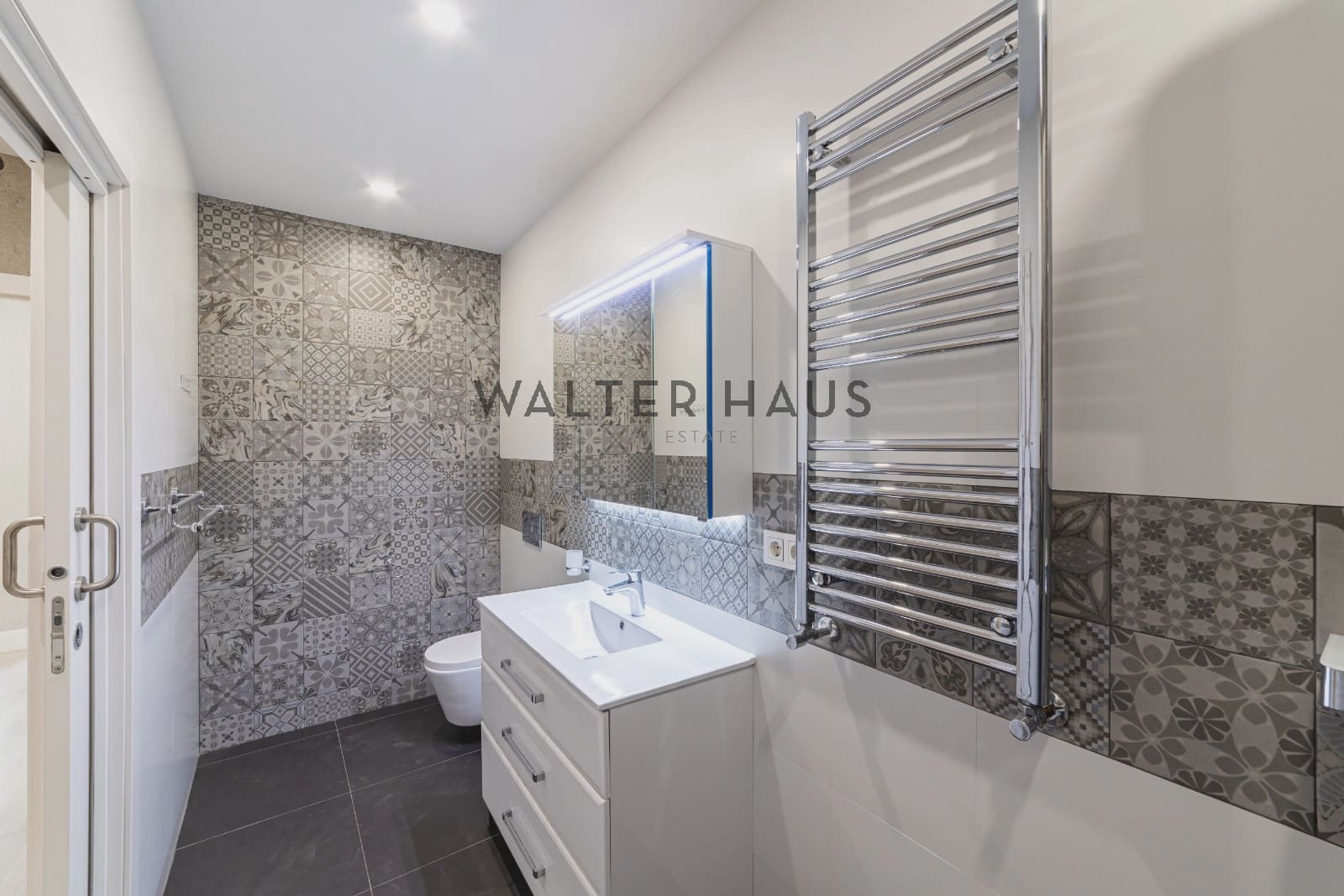5 bedroom Apartment for sale in Madrid city - € 1,230,000 (Ref: 9848370)