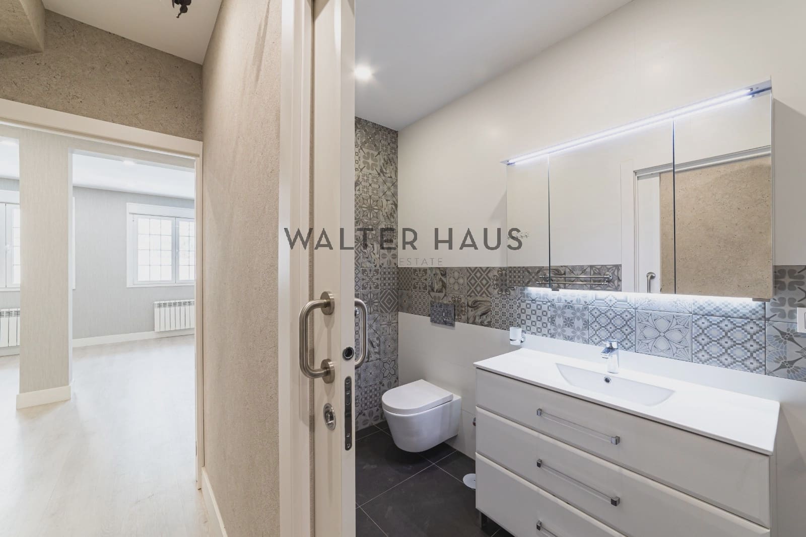 5 bedroom Apartment for sale in Madrid city - € 1,230,000 (Ref: 9848370)
