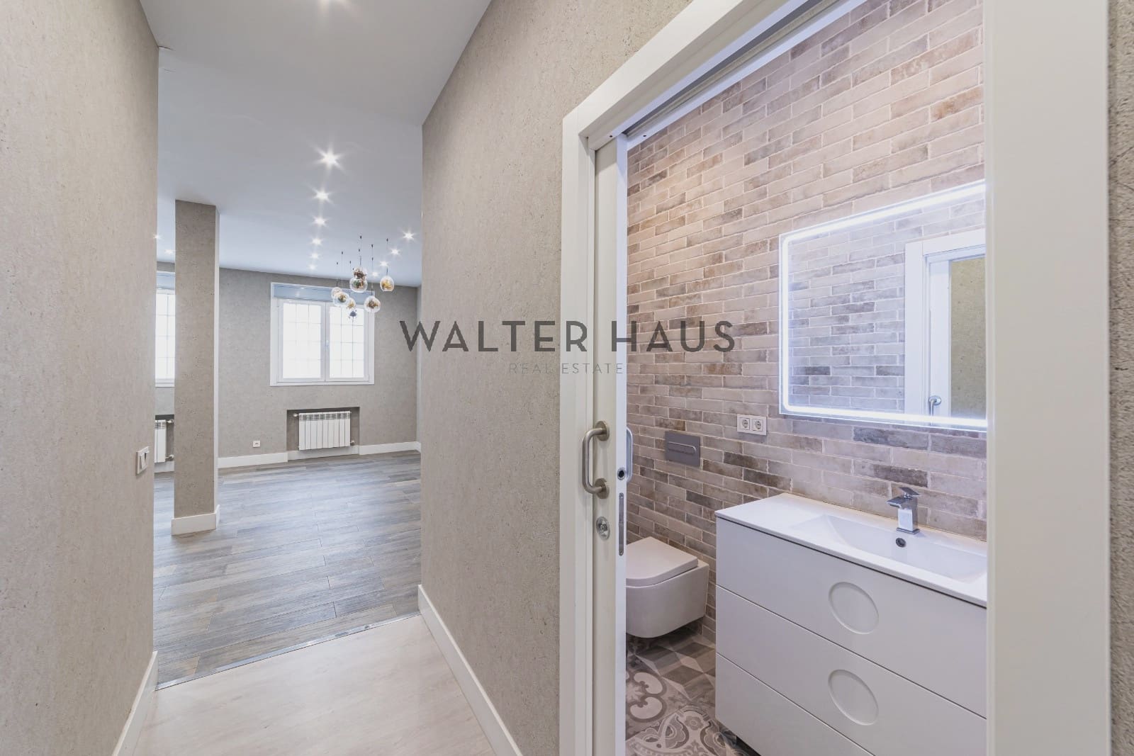 5 bedroom Apartment for sale in Madrid city - € 1,230,000 (Ref: 9848370)