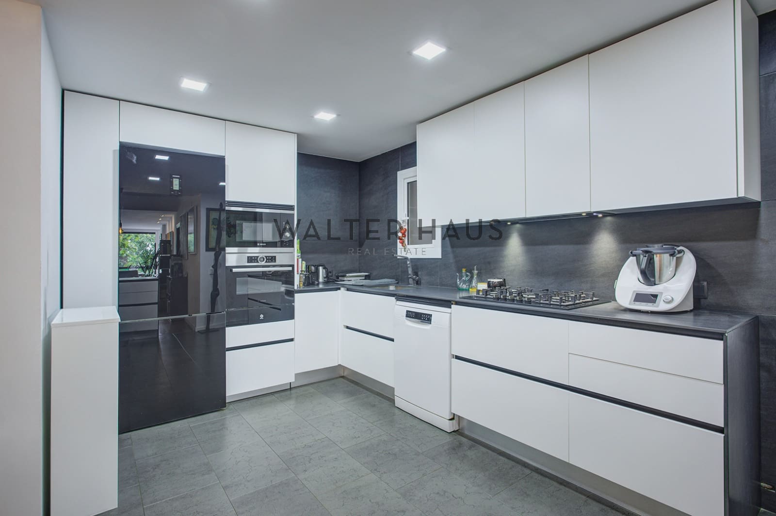 4 soveværelse Lejlighed til salg i Barcelona by - € 895.000 (Ref: 9850593)