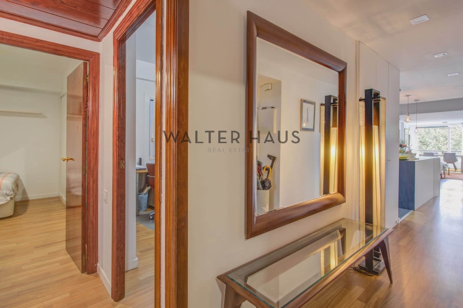 4 soveværelse Lejlighed til salg i Barcelona by - € 895.000 (Ref: 9850593)
