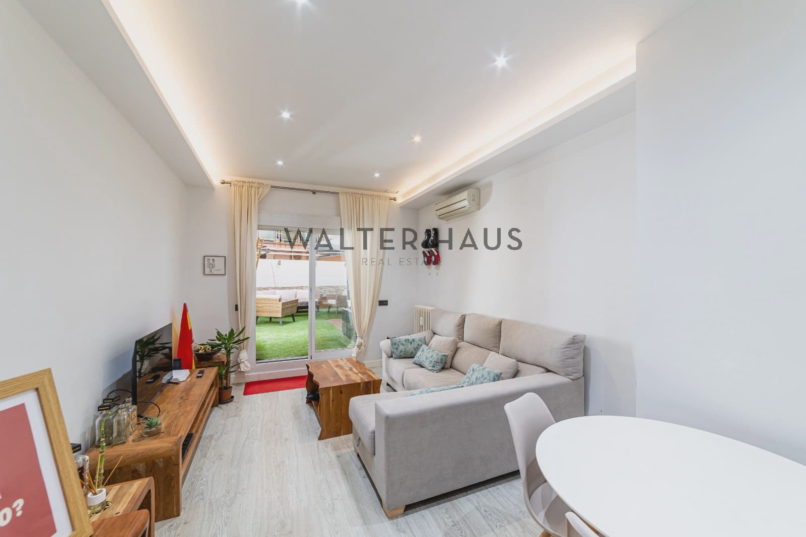 2 bedroom Flat for sale in Madrid city - € 735,000 (Ref: 9853049)