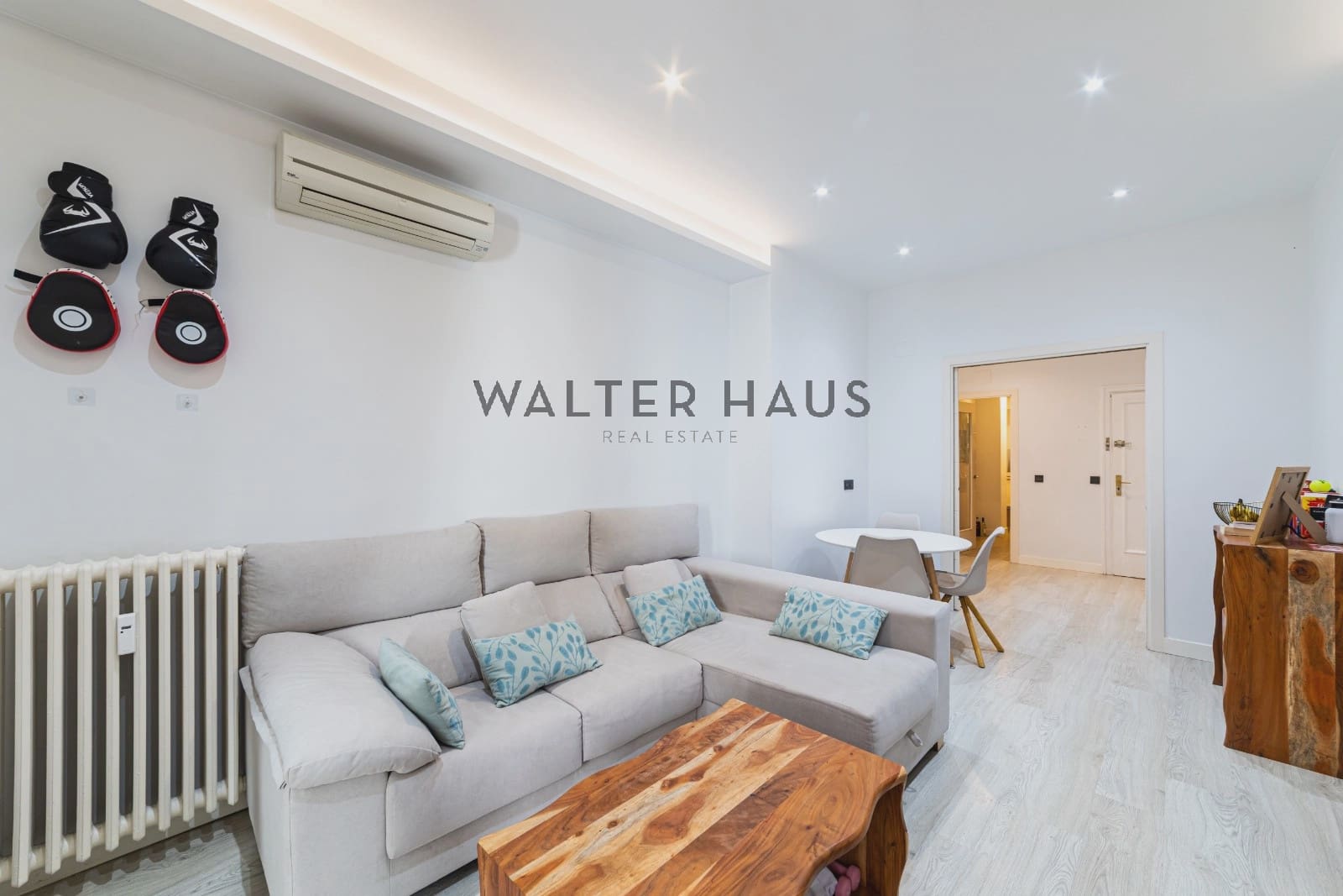 2 bedroom Flat for sale in Madrid city - € 735,000 (Ref: 9853049)