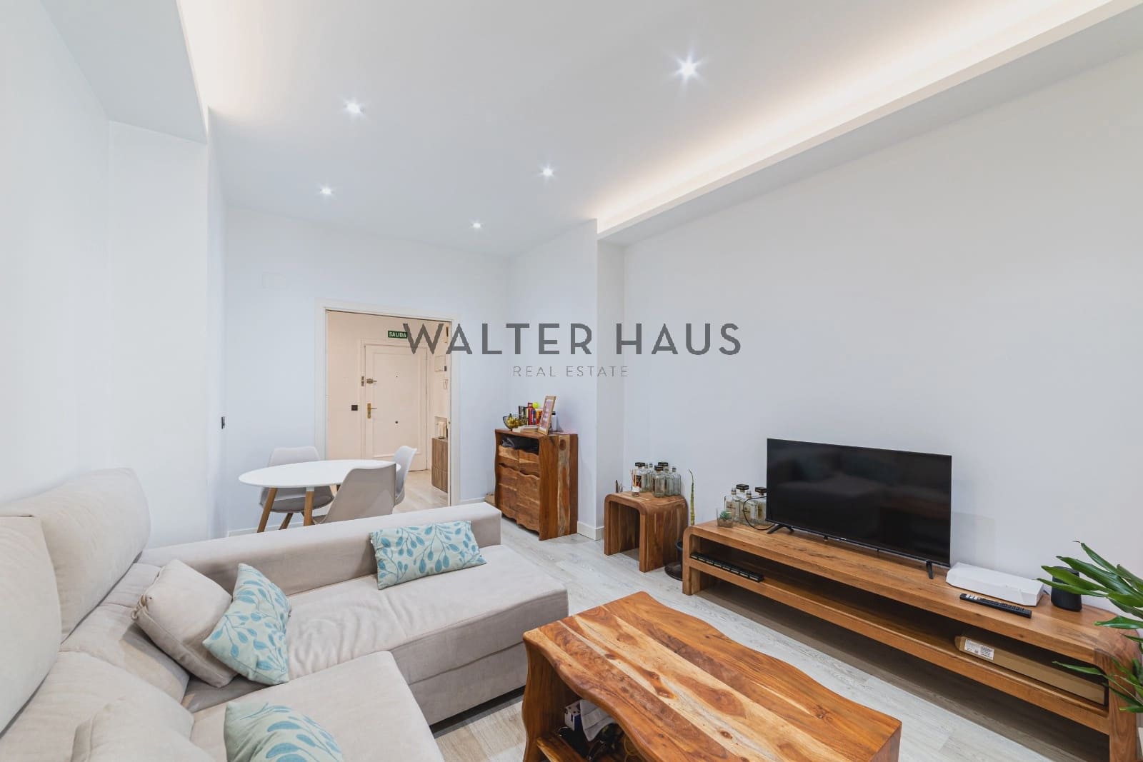 2 bedroom Flat for sale in Madrid city - € 735,000 (Ref: 9853049)