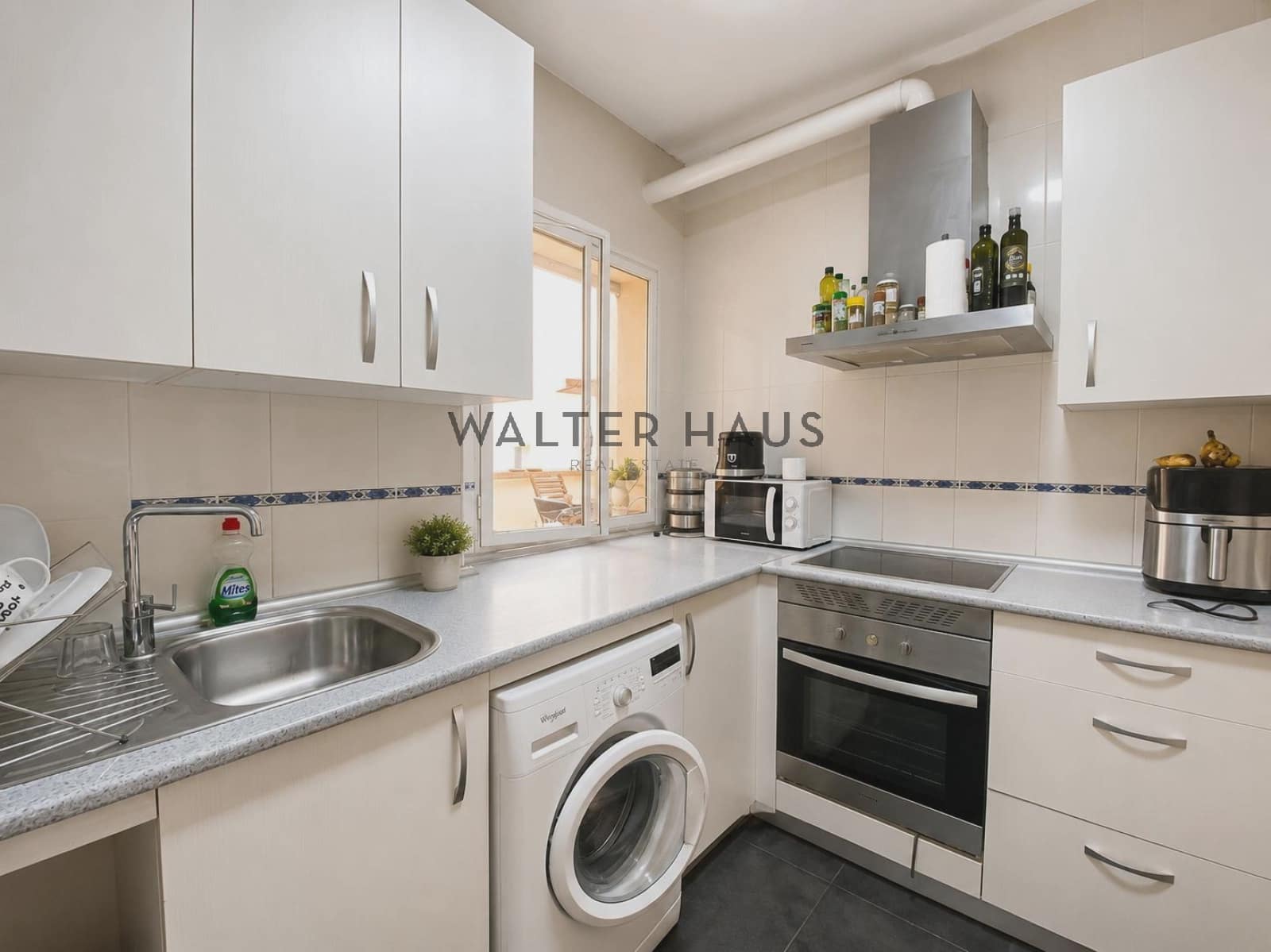 5 soveværelse Lejlighed til salg i Madrid by - € 1.175.000 (Ref: 9853050)