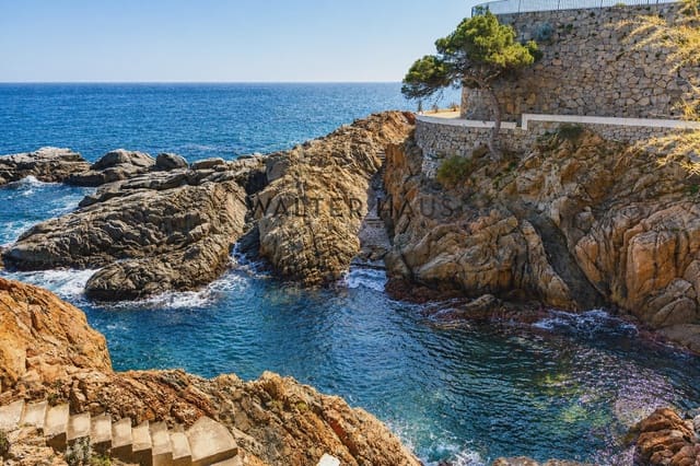 4 soveværelse Villa til salg i Sant Feliu de Guíxols - € 1.770.000 (Ref: 9853051)
