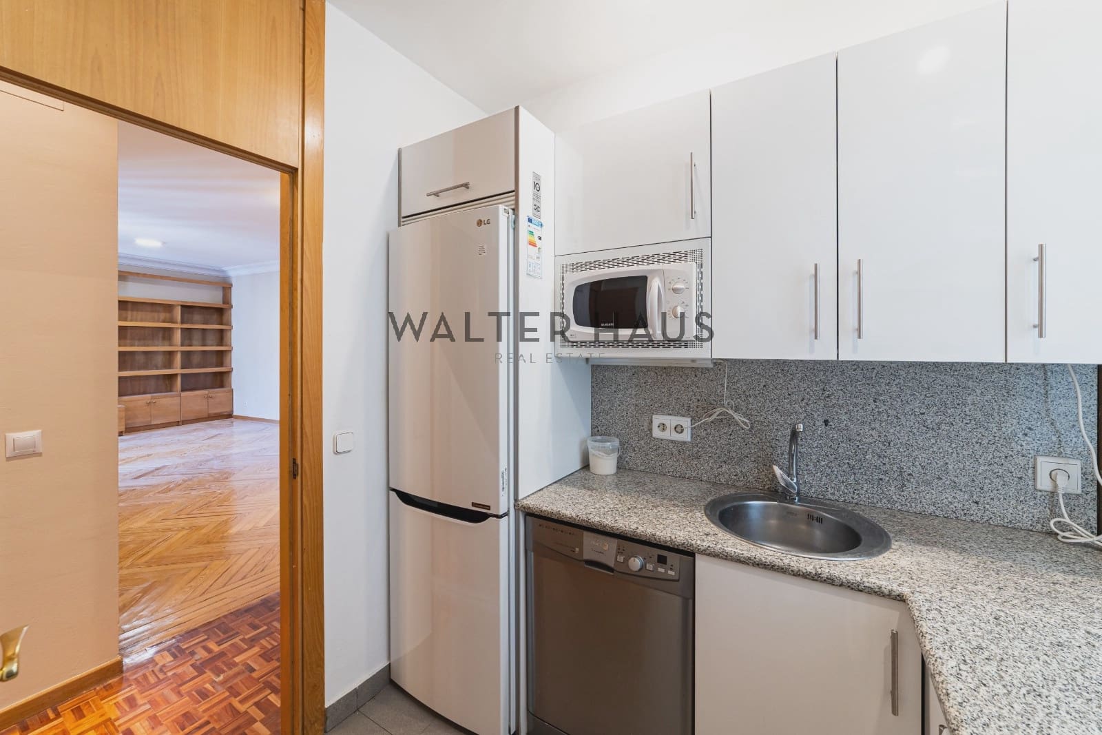 4 sovrum Lägenhet att hyra i Madrid stad - 2 700 € (Ref: 9861202)