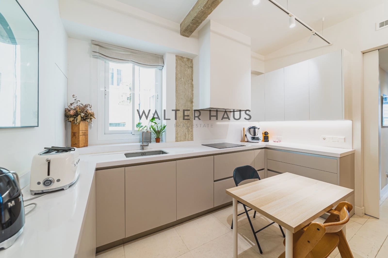 4 sovrum Lägenhet till salu i Madrid stad - 1 790 000 € (Ref: 9863735)