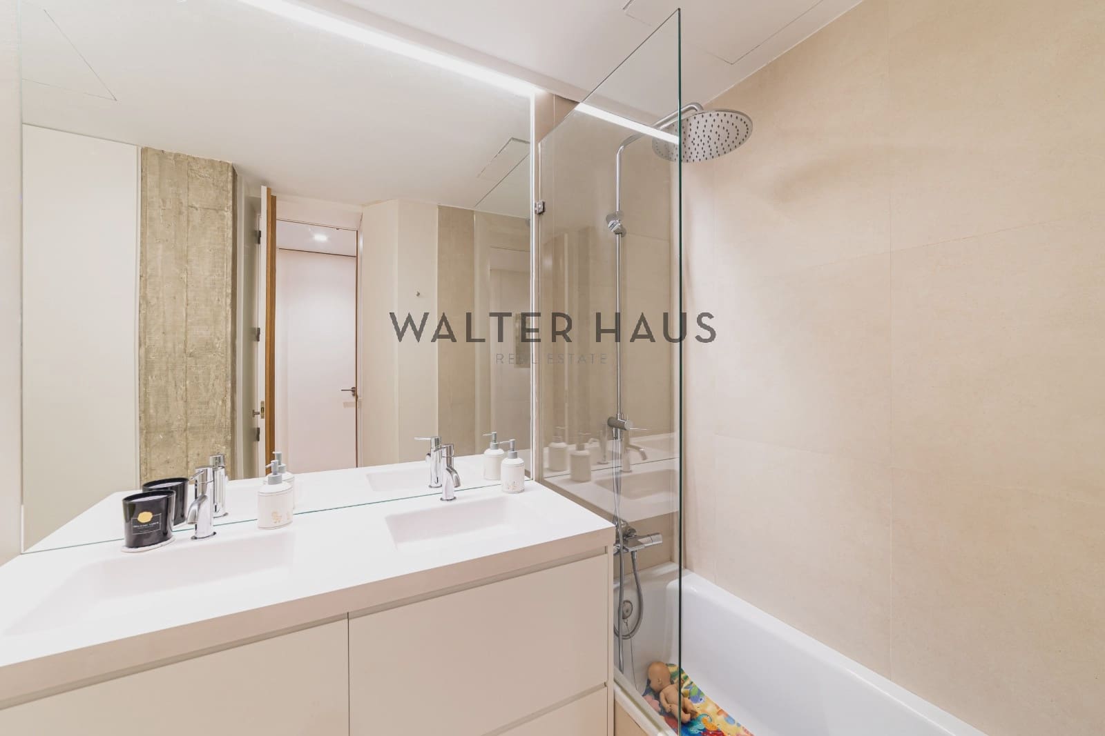 4 sovrum Lägenhet till salu i Madrid stad - 1 790 000 € (Ref: 9863735)