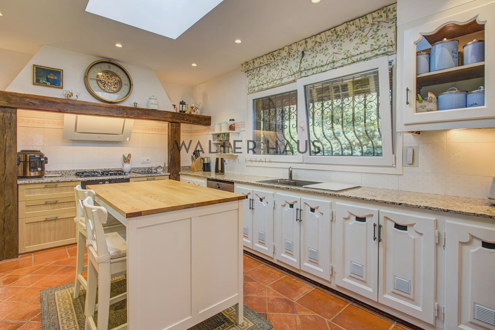 5 bedroom Villa for sale in Santa Cristina d'Aro - € 1,149,000 (Ref: 9865947)