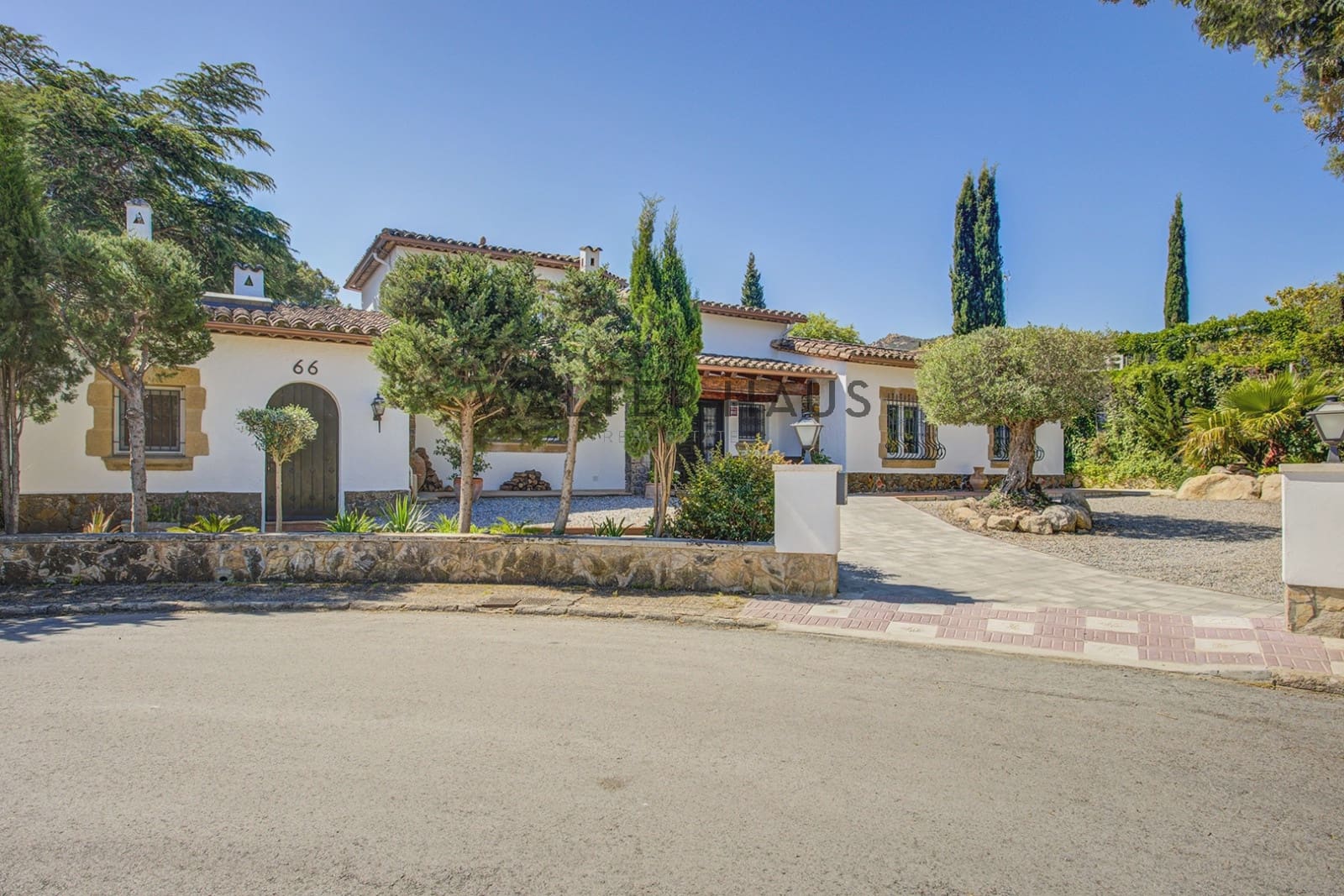 5 bedroom Villa for sale in Santa Cristina d'Aro - € 1,149,000 (Ref: 9865947)