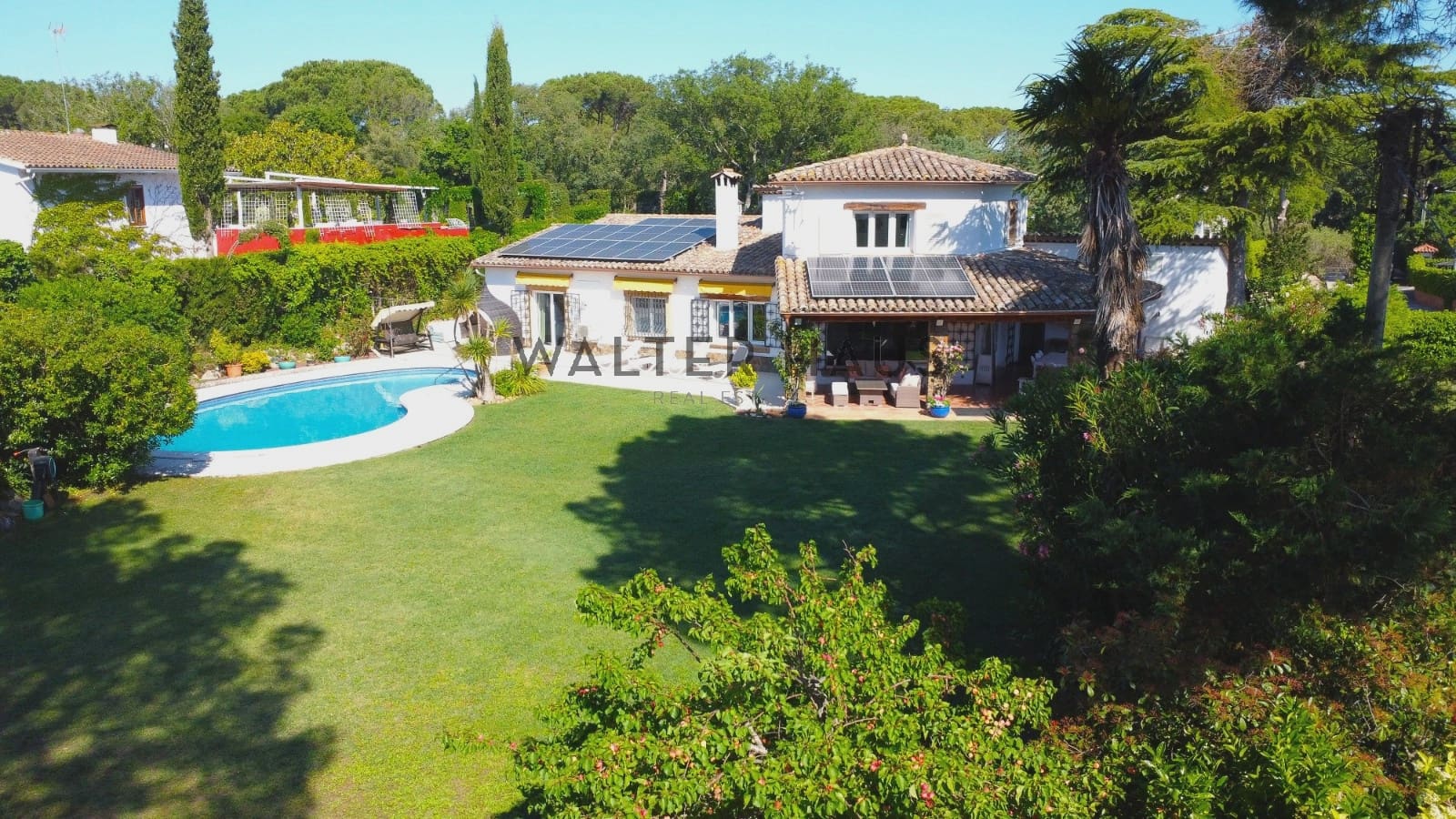 5 bedroom Villa for sale in Santa Cristina d'Aro - € 1,149,000 (Ref: 9865947)