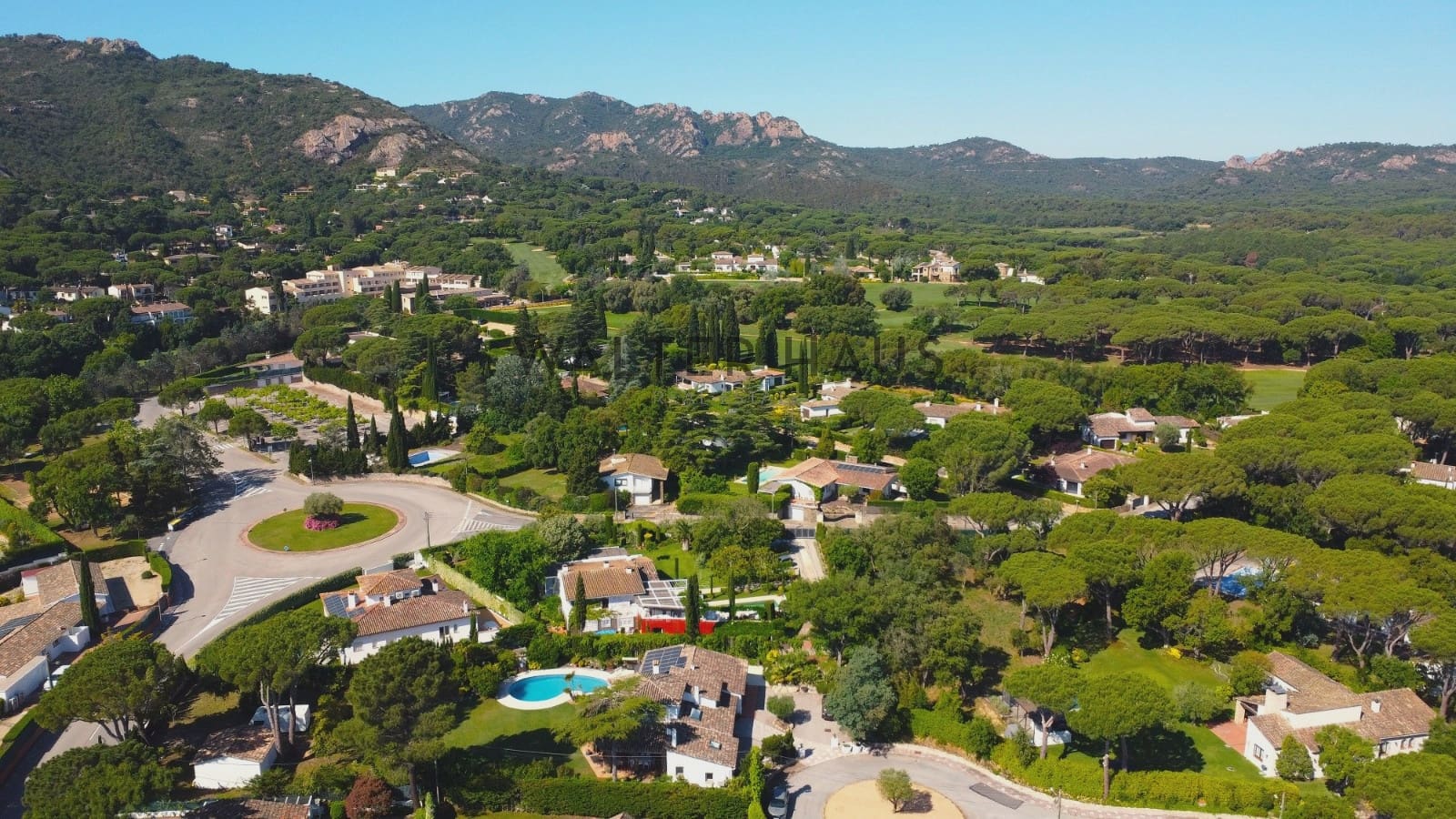5 bedroom Villa for sale in Santa Cristina d'Aro - € 1,149,000 (Ref: 9865947)