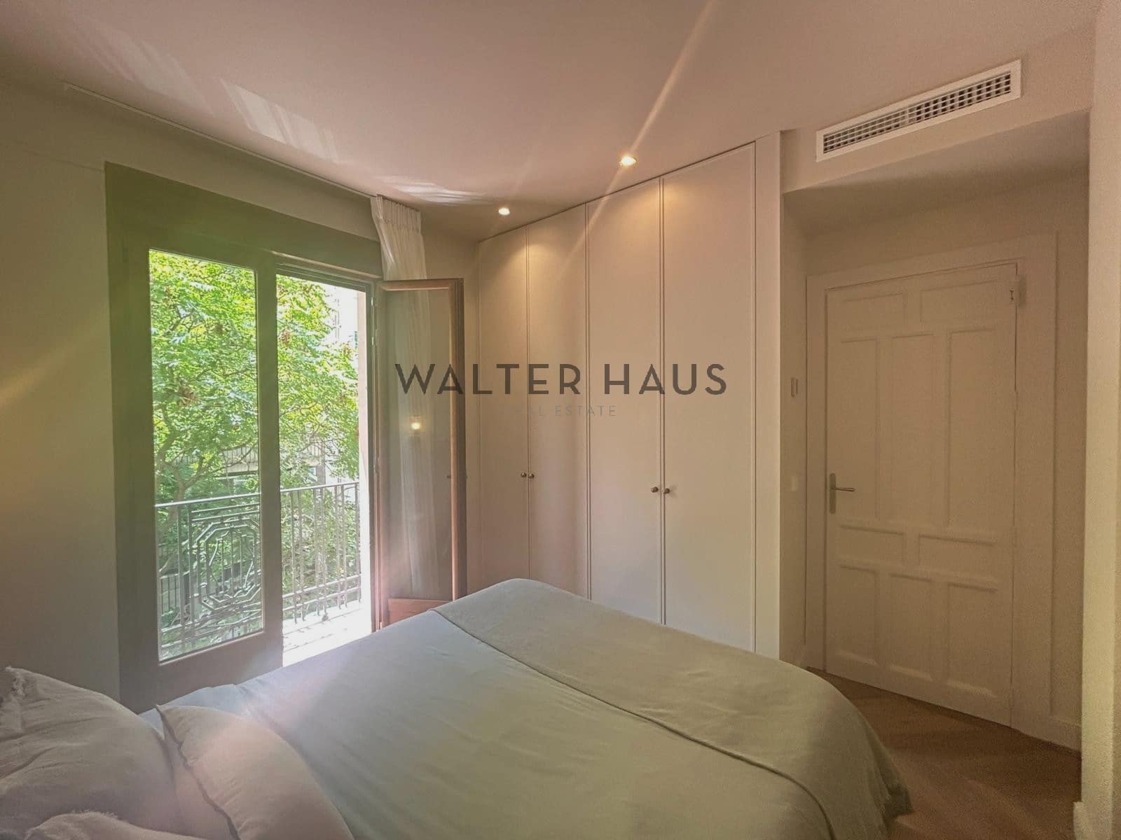 2 soveværelse Lejlighed til salg i Madrid by - € 980.000 (Ref: 9875327)