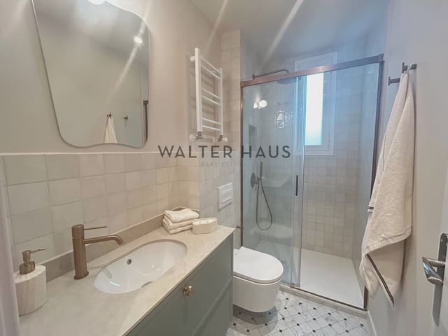 2 soveværelse Lejlighed til salg i Rios Rosas, Madrid by - € 980.000 (Ref: 9875327)
