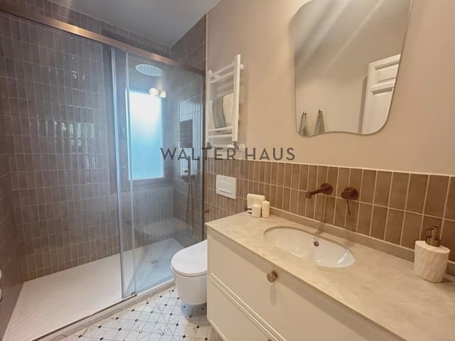 2 soveværelse Lejlighed til salg i Rios Rosas, Madrid by - € 980.000 (Ref: 9875327)