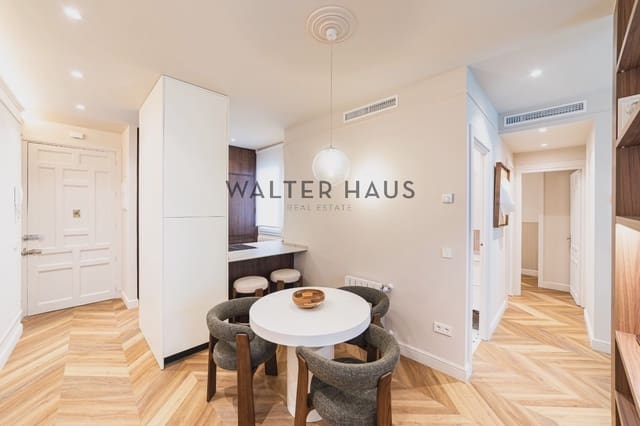 2 slaapkamer Flat te koop in Rios Rosas, Madrid stad - € 930.000 (Ref: 9875327)