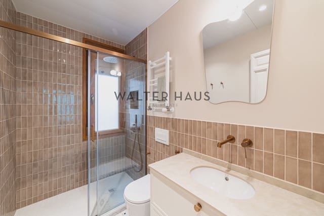 2 slaapkamer Flat te koop in Rios Rosas, Madrid stad - € 930.000 (Ref: 9875327)