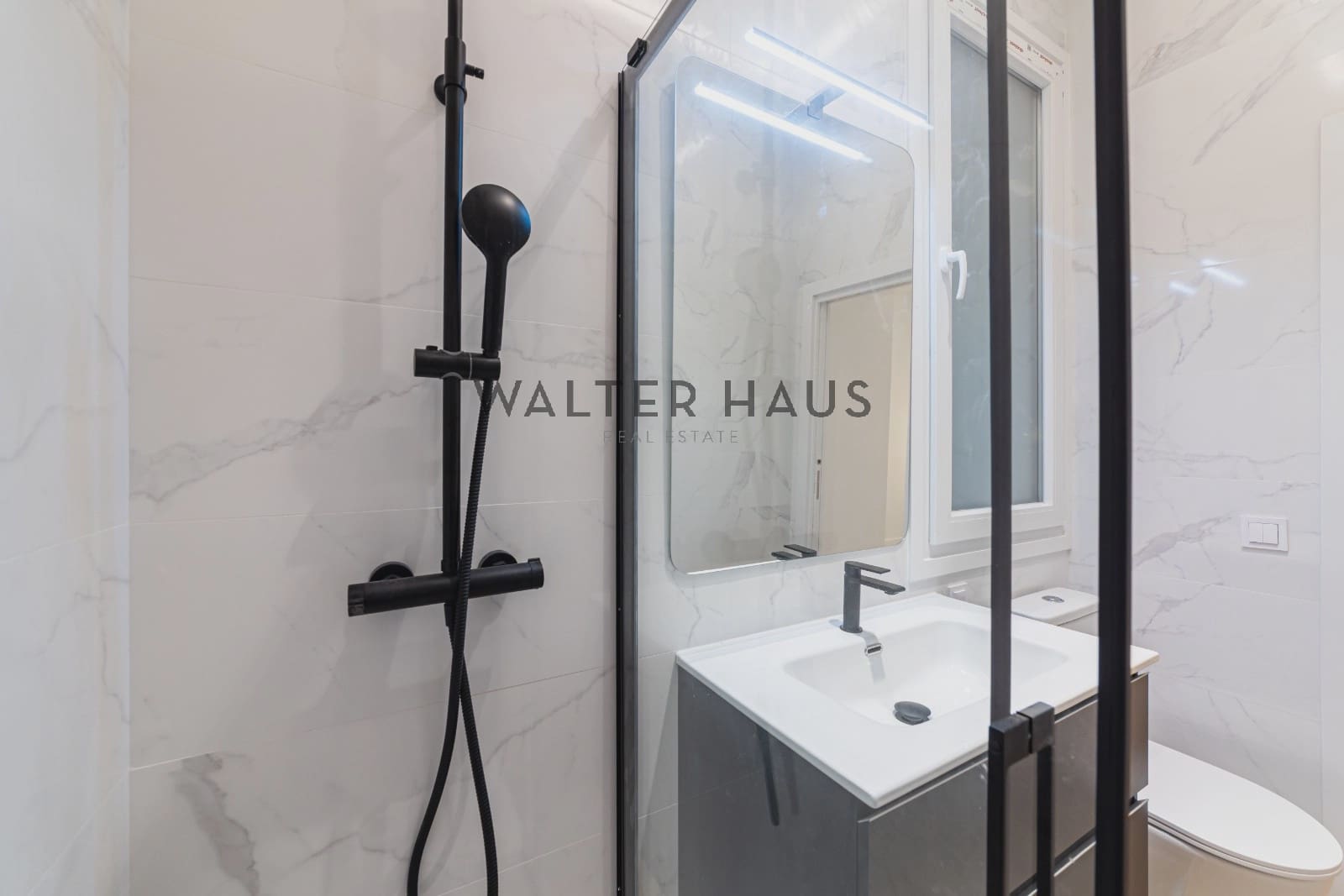 2 slaapkamer Flat te koop in Madrid stad - € 718.000 (Ref: 9879888)