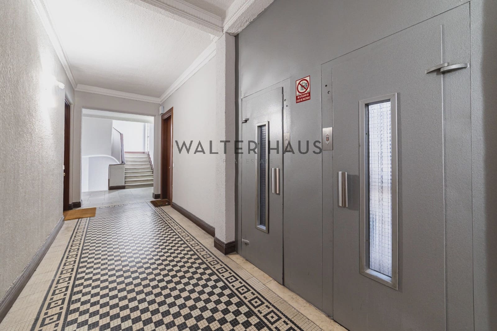 2 slaapkamer Flat te koop in Madrid stad - € 718.000 (Ref: 9879888)