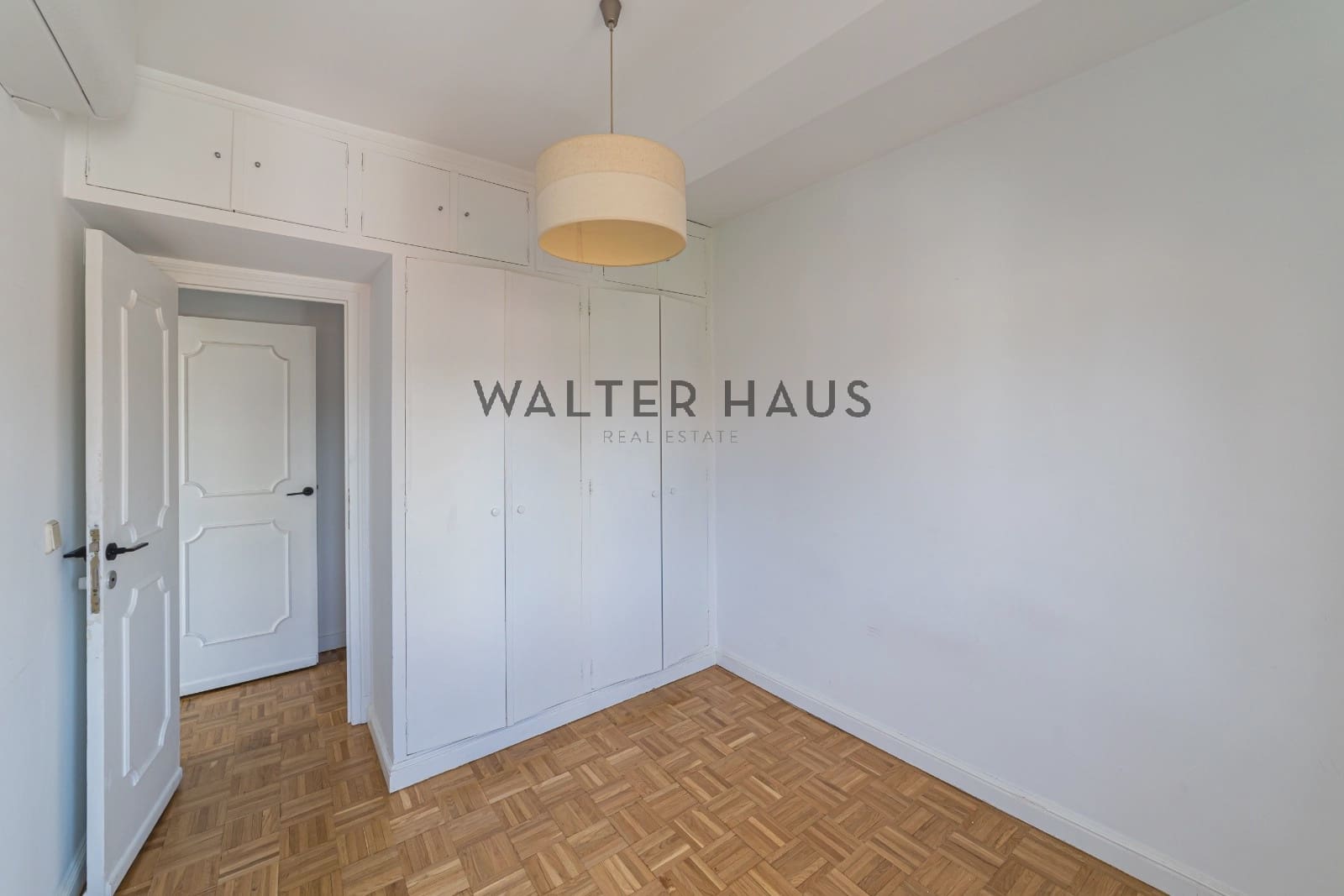 5 slaapkamer Flat te huur in Madrid stad met garage - € 5.700 (Ref: 9880230)