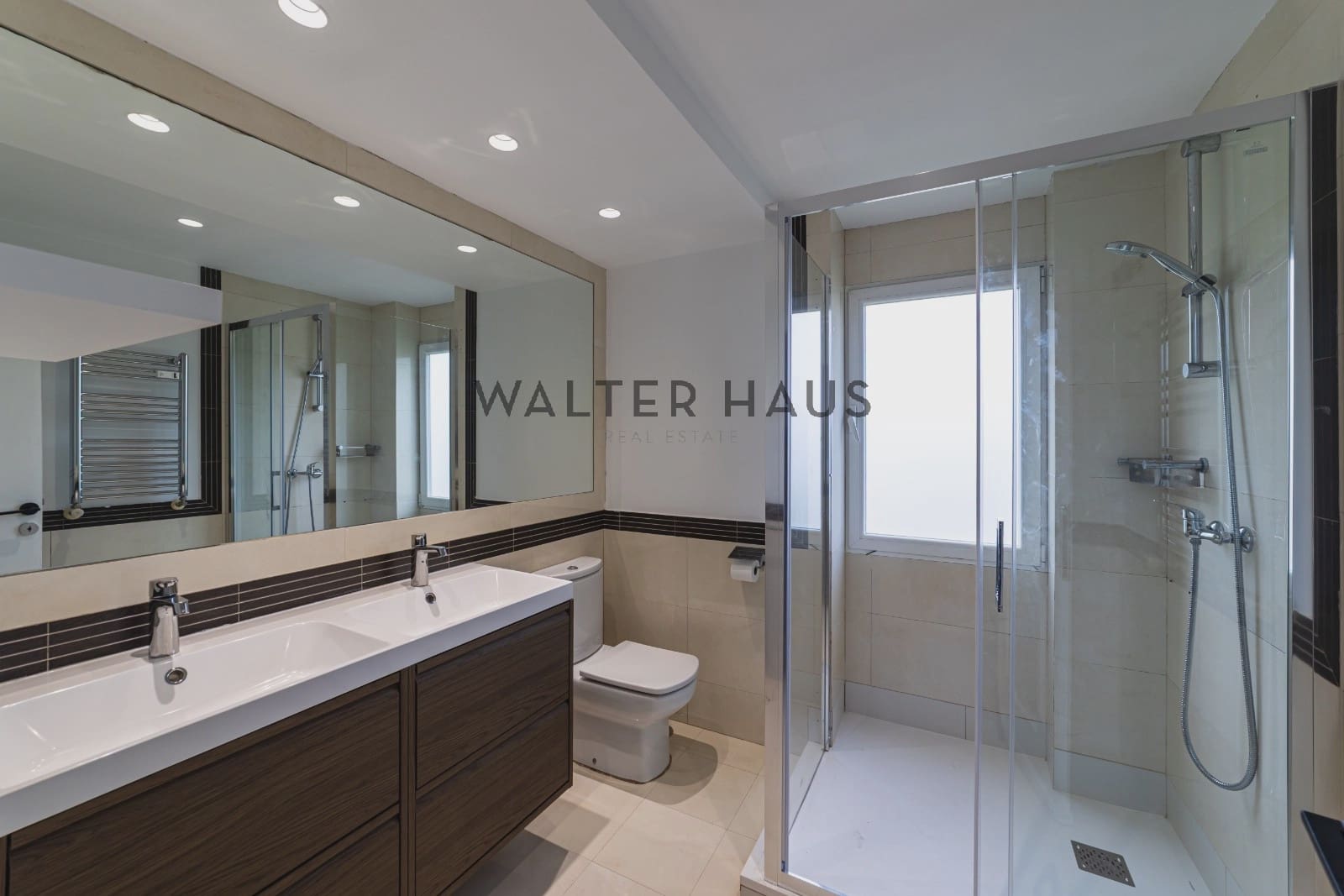 5 slaapkamer Flat te huur in Madrid stad met garage - € 5.700 (Ref: 9880230)