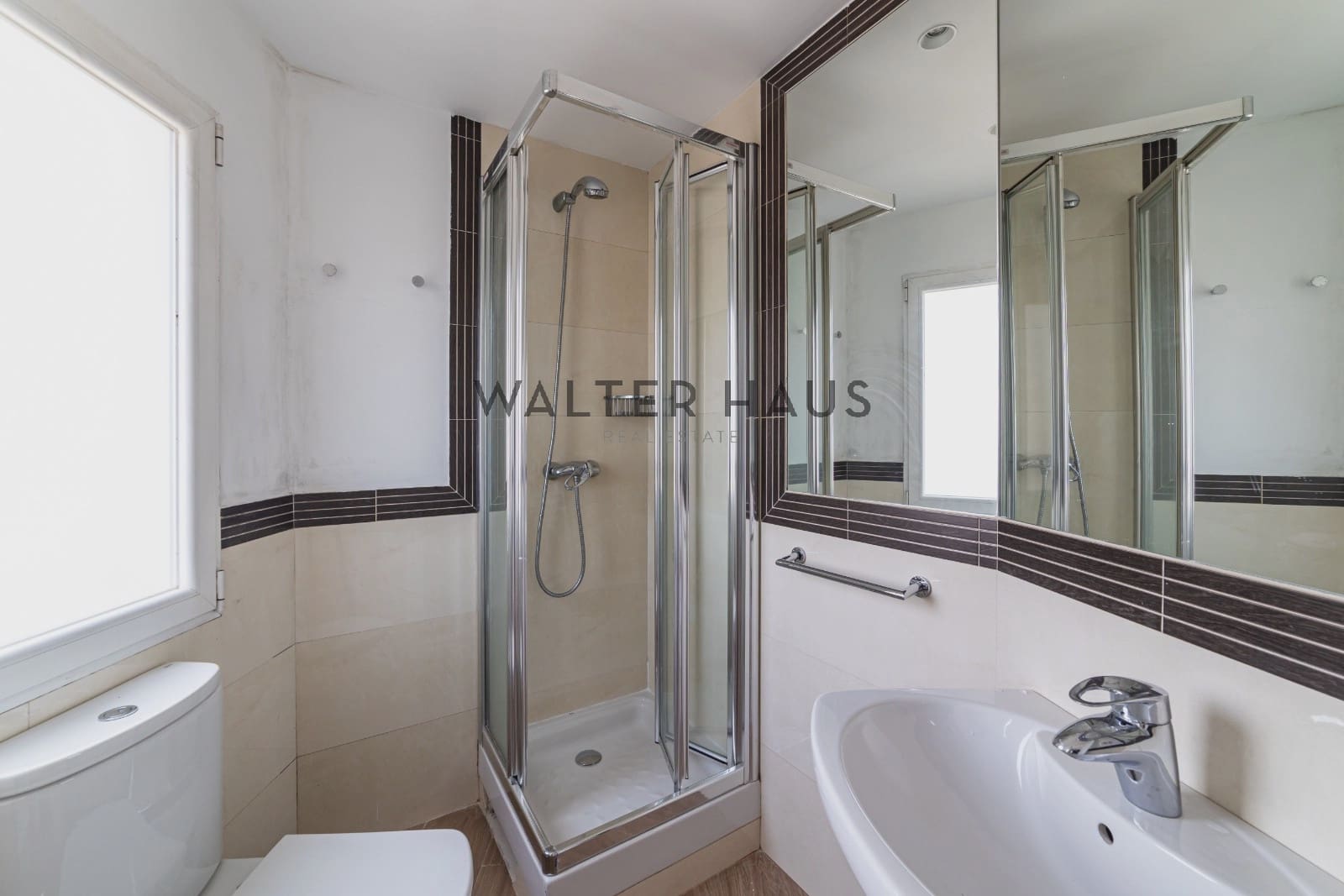 5 slaapkamer Flat te huur in Madrid stad met garage - € 5.700 (Ref: 9880230)