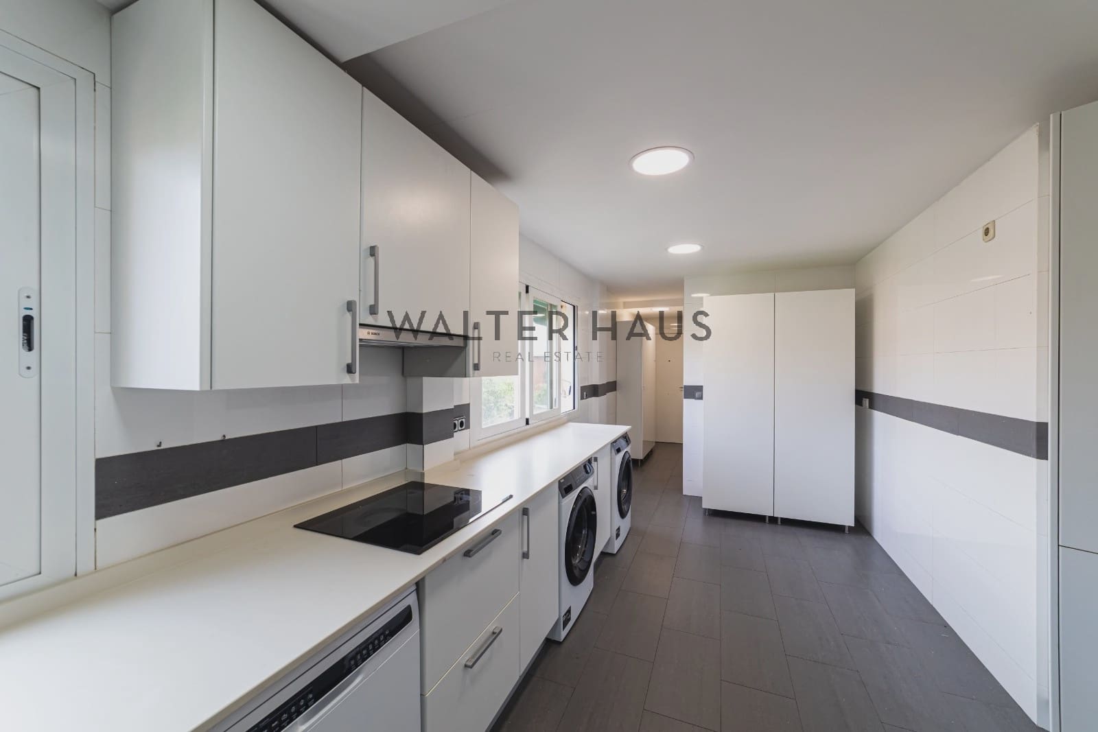 5 slaapkamer Flat te huur in Madrid stad met garage - € 5.700 (Ref: 9880230)