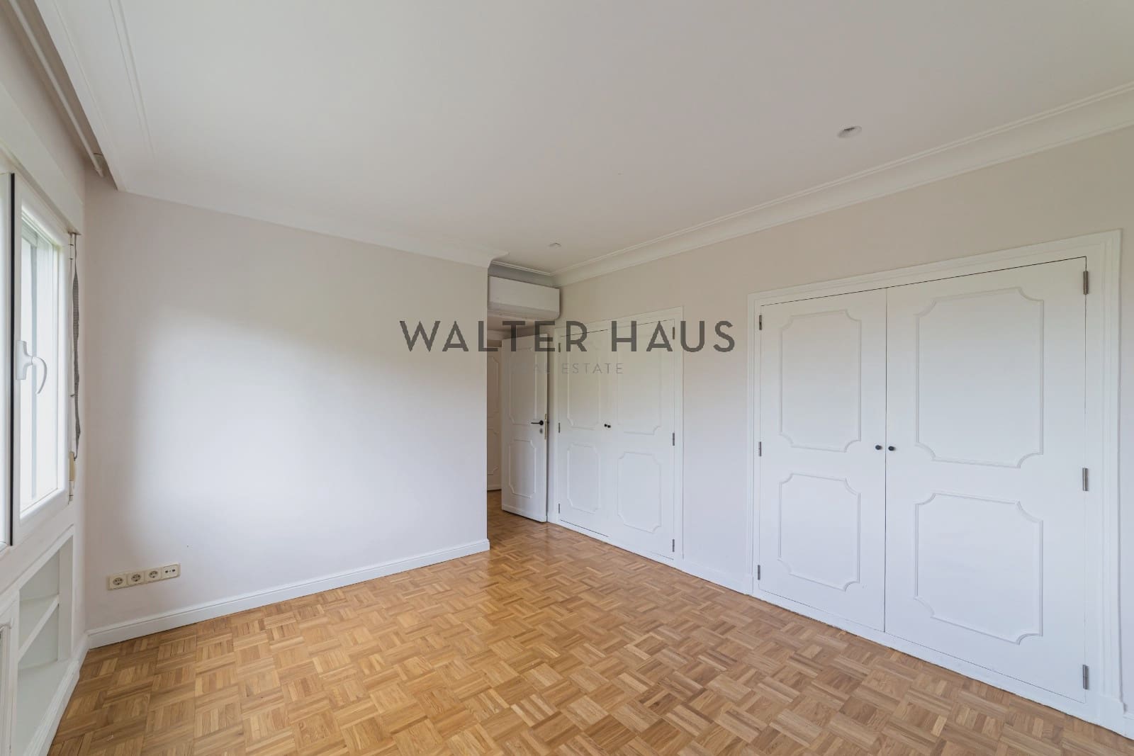 5 slaapkamer Flat te huur in Madrid stad met garage - € 5.700 (Ref: 9880230)