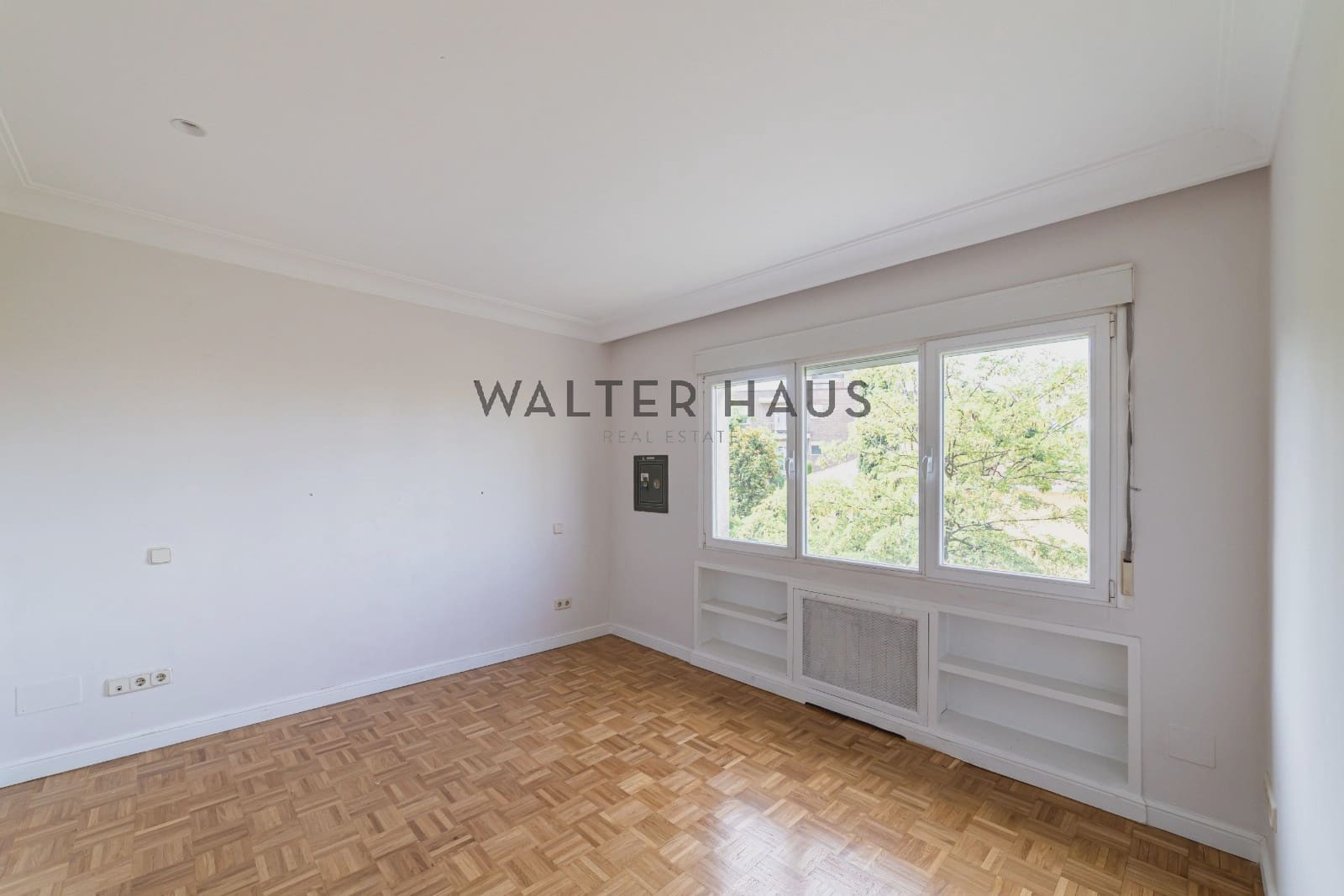 5 slaapkamer Flat te huur in Madrid stad met garage - € 5.700 (Ref: 9880230)