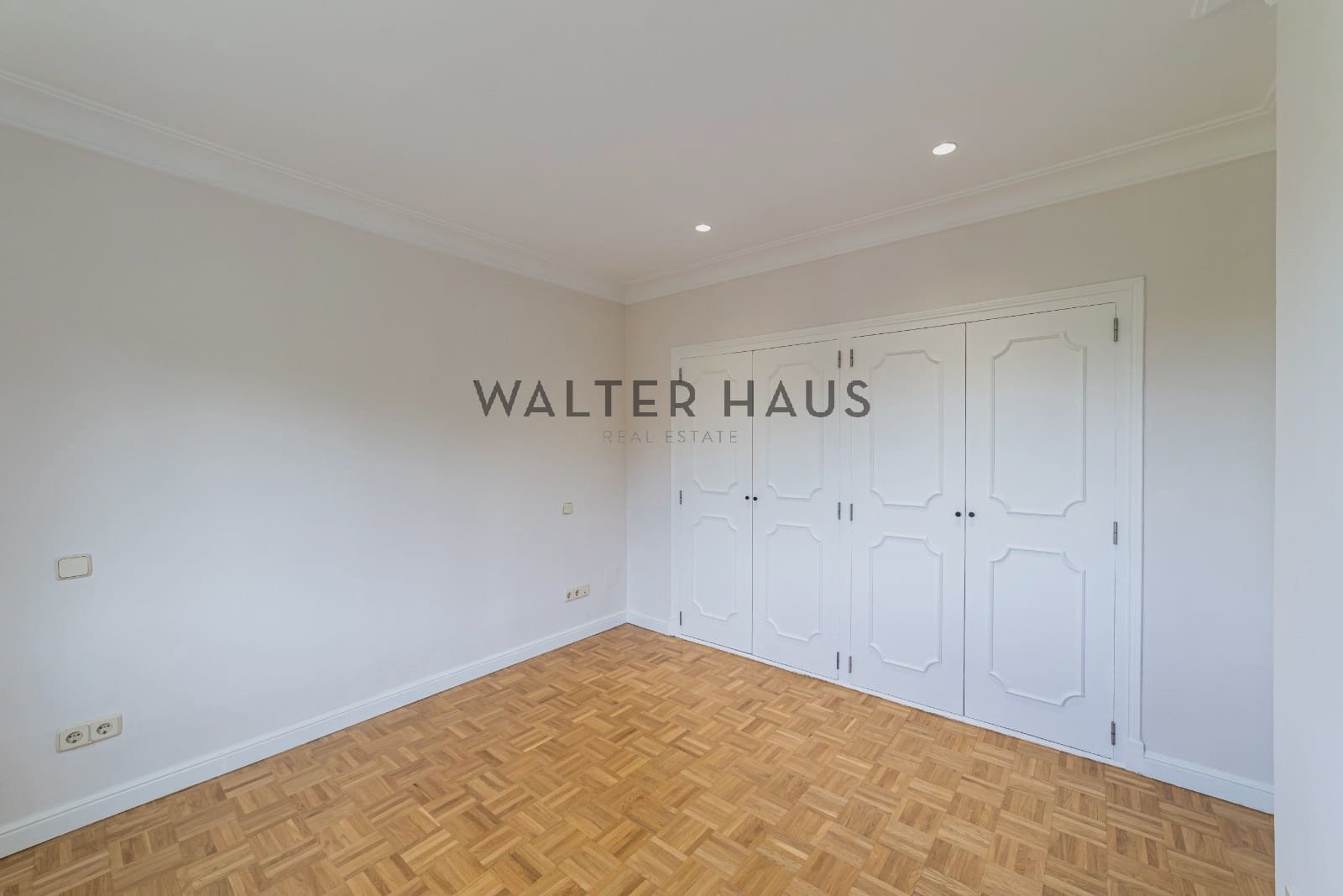 5 slaapkamer Flat te huur in Madrid stad met garage - € 5.700 (Ref: 9880230)