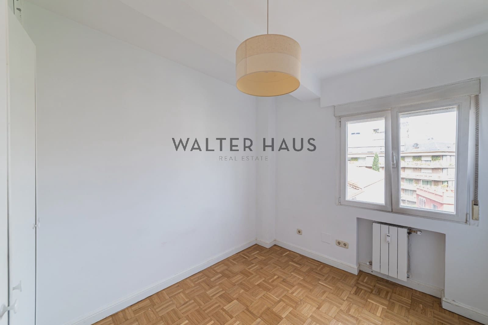 5 slaapkamer Flat te huur in Madrid stad met garage - € 5.700 (Ref: 9880230)