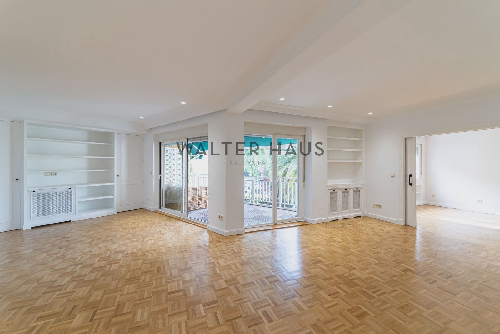 5 slaapkamer Flat te huur in Madrid stad met garage - € 5.700 (Ref: 9880230)