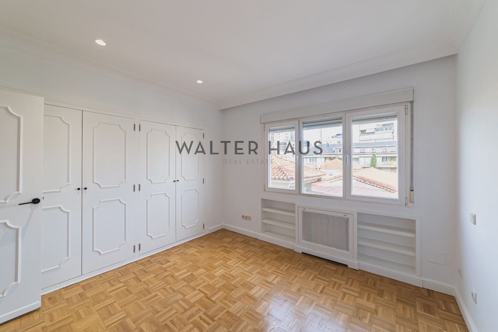5 slaapkamer Flat te huur in Madrid stad met garage - € 5.700 (Ref: 9880230)