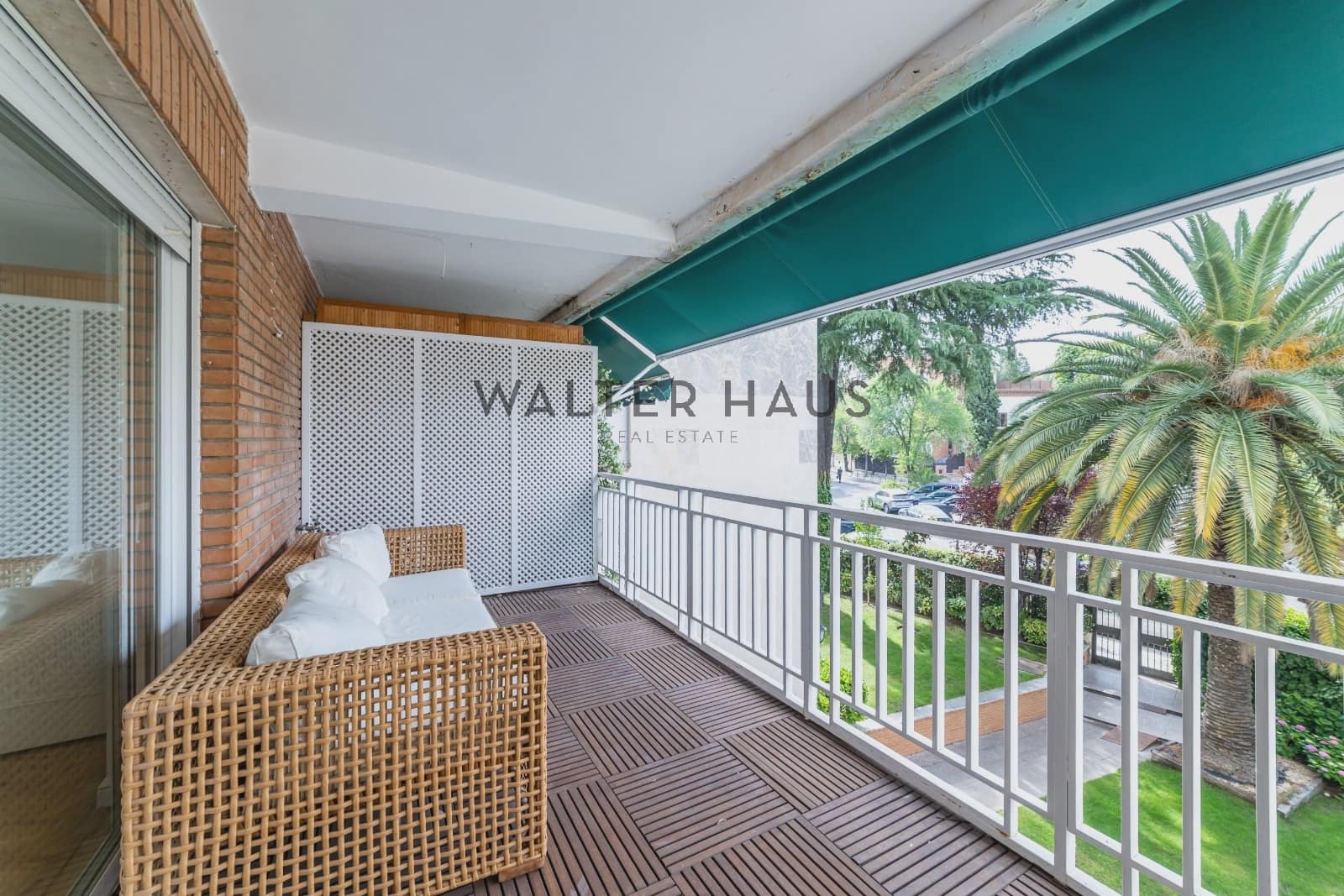 5 slaapkamer Flat te huur in Madrid stad met garage - € 5.700 (Ref: 9880230)