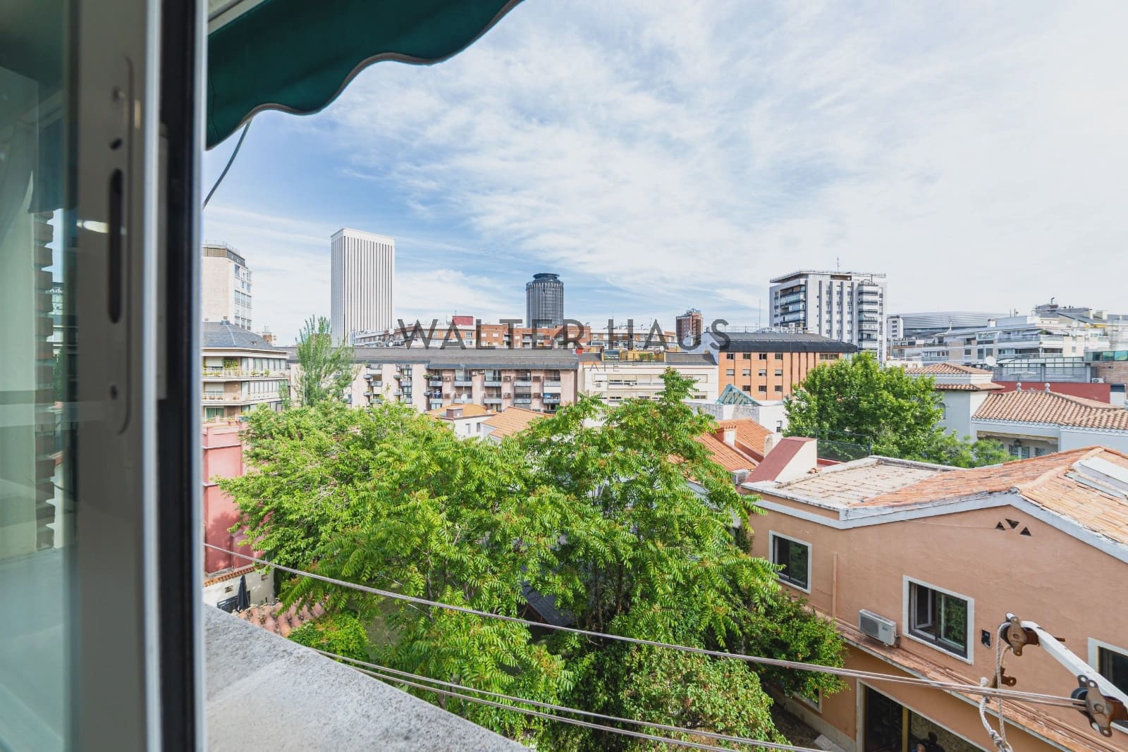 5 slaapkamer Flat te huur in Madrid stad met garage - € 5.700 (Ref: 9880230)