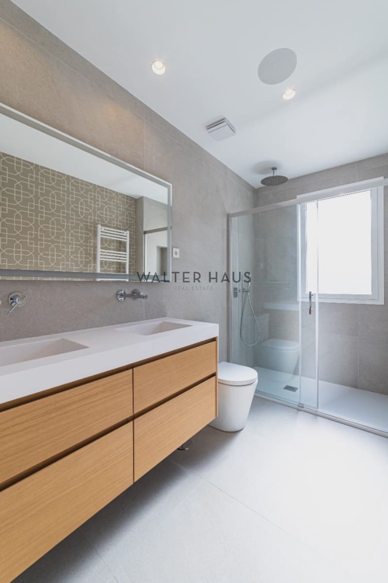 3 soveværelse Lejlighed til salg i Madrid by - € 1.995.000 (Ref: 9882617)