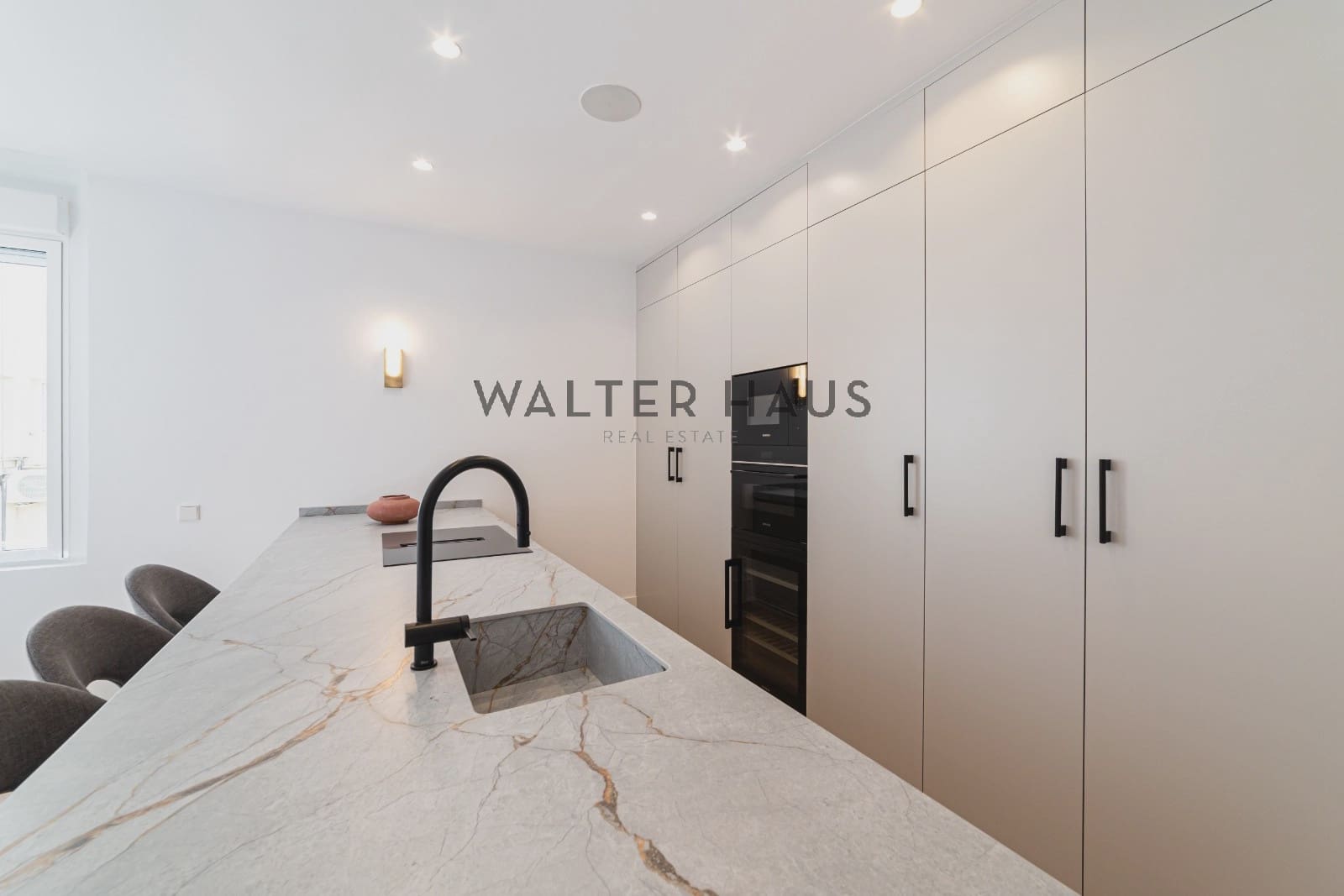 3 soveværelse Lejlighed til salg i Madrid by - € 1.995.000 (Ref: 9882617)