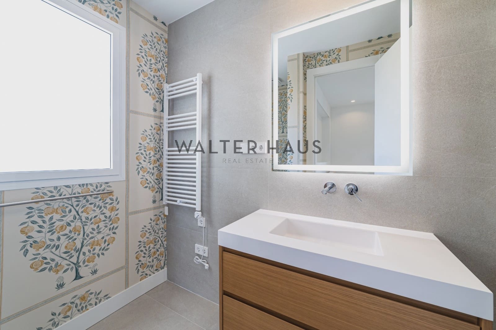 3 soveværelse Lejlighed til salg i Madrid by - € 1.995.000 (Ref: 9882617)