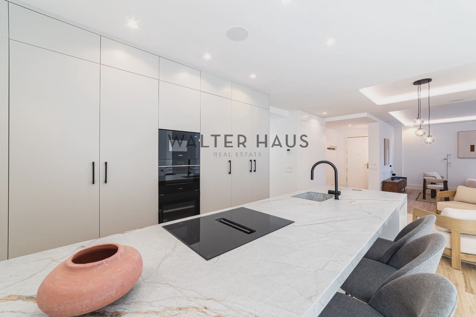 3 soveværelse Lejlighed til salg i Madrid by - € 1.995.000 (Ref: 9882617)