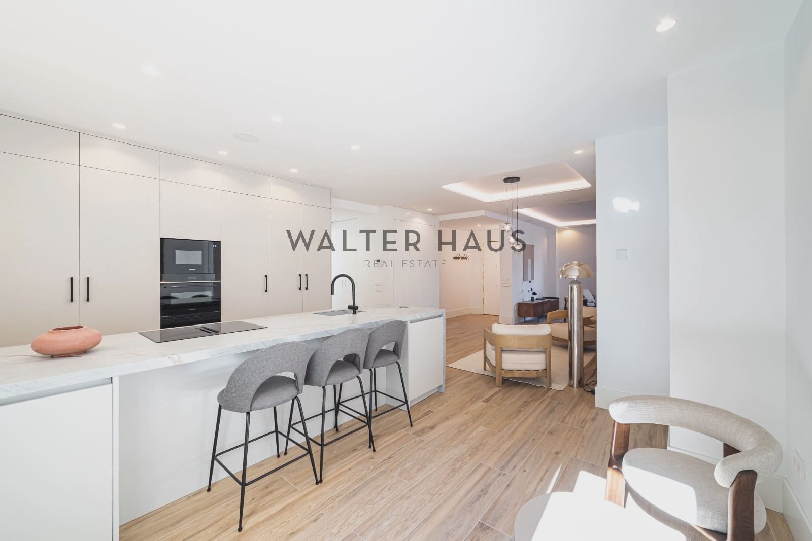 3 soveværelse Lejlighed til salg i Madrid by - € 1.995.000 (Ref: 9882617)