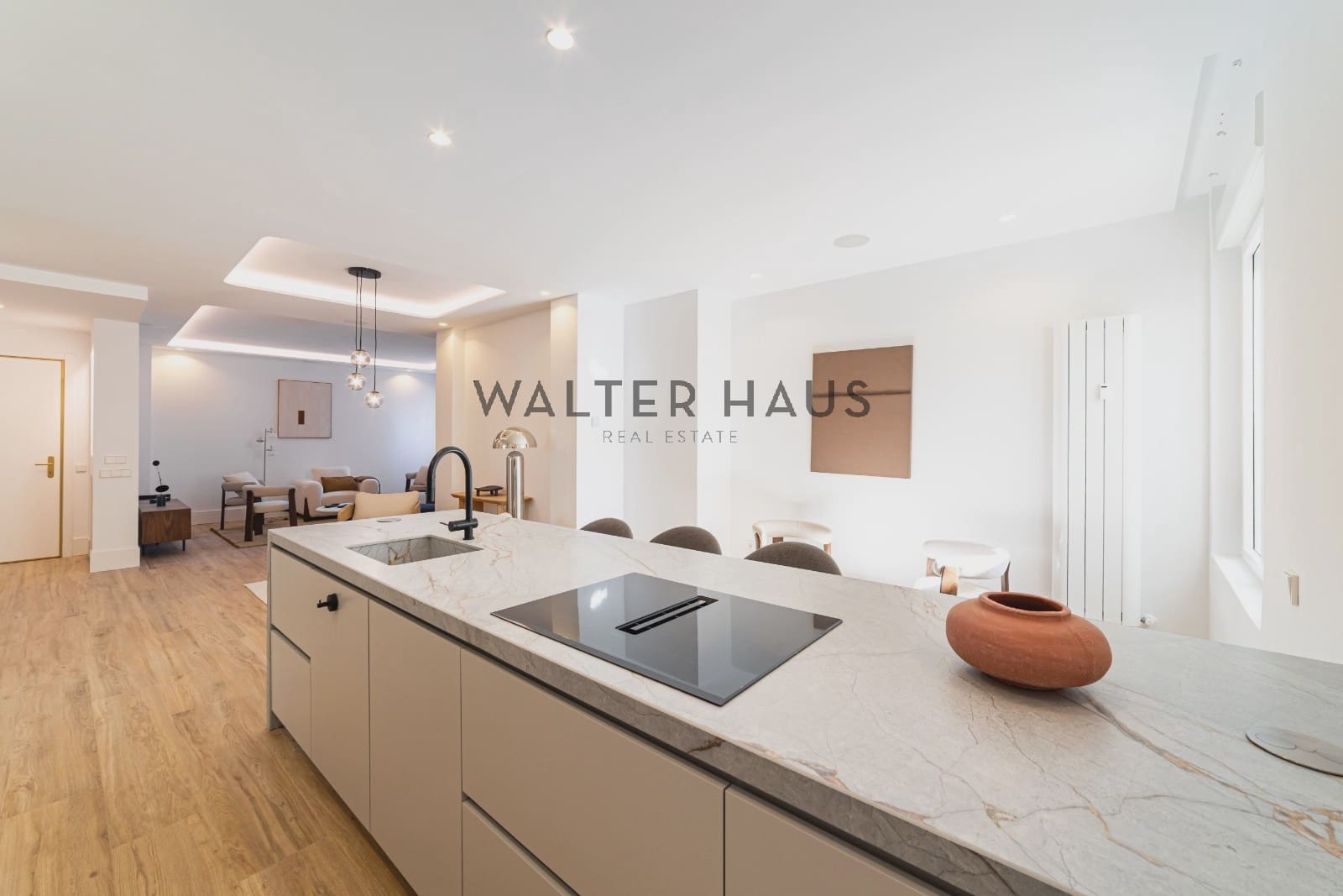3 soveværelse Lejlighed til salg i Madrid by - € 1.995.000 (Ref: 9882617)