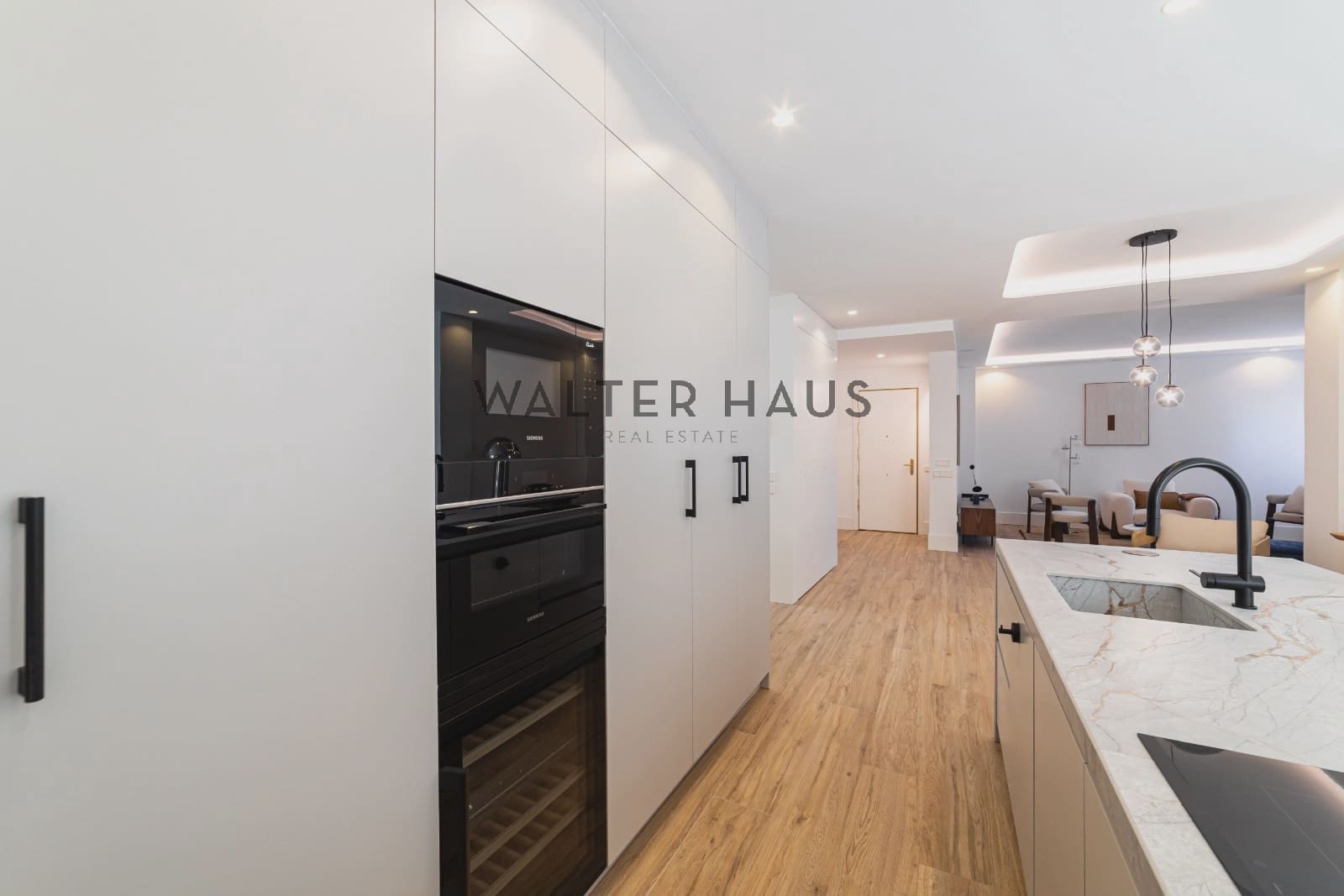 3 soveværelse Lejlighed til salg i Madrid by - € 1.995.000 (Ref: 9882617)