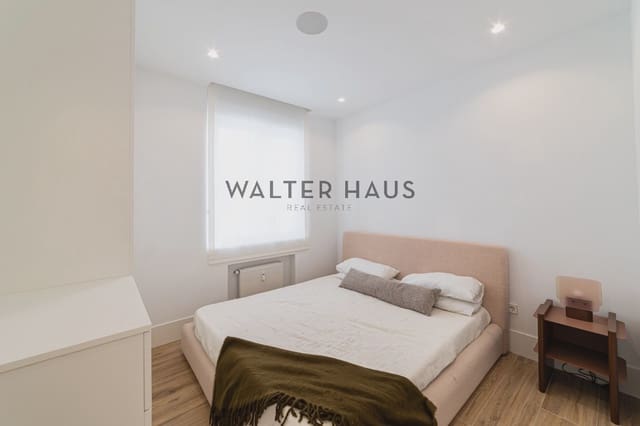 3 slaapkamer Flat te koop in Almagro, Madrid stad - € 1.995.000 (Ref: 9882617)