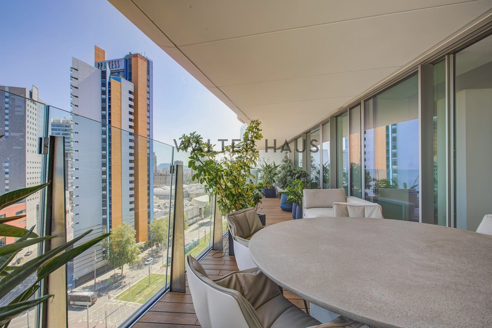 3 soveværelse Lejlighed til salg i Barcelona by - € 2.250.000 (Ref: 9893149)
